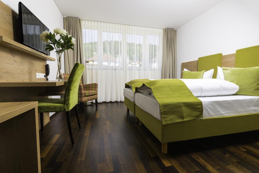 Hotel Rheingold Gailingen Kamer foto