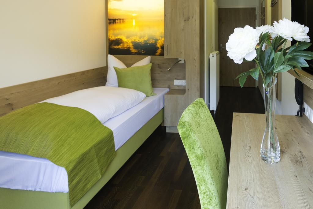 Hotel Rheingold Gailingen Kamer foto