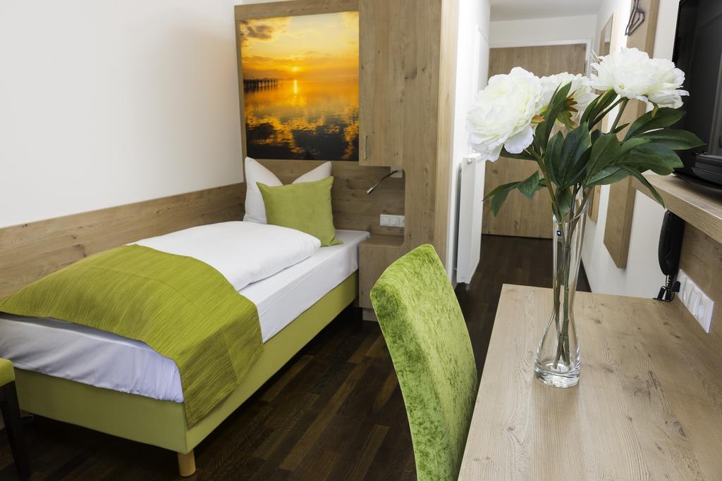 Hotel Rheingold Gailingen Kamer foto
